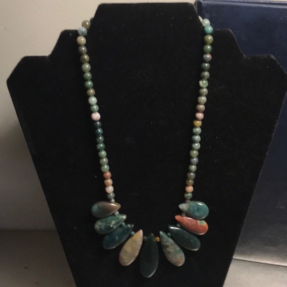 Absolutely beautiful natural gemstone necklace!!!